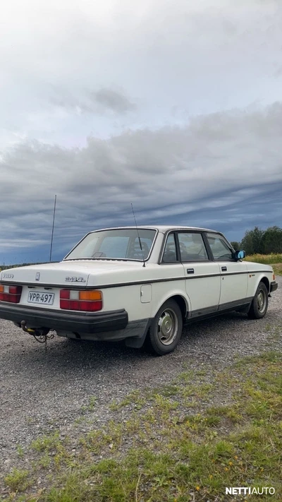 Volvo 240 1987, kuva 3/10