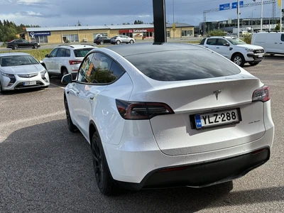 Tesla Model Y 2022, kuva 4/7