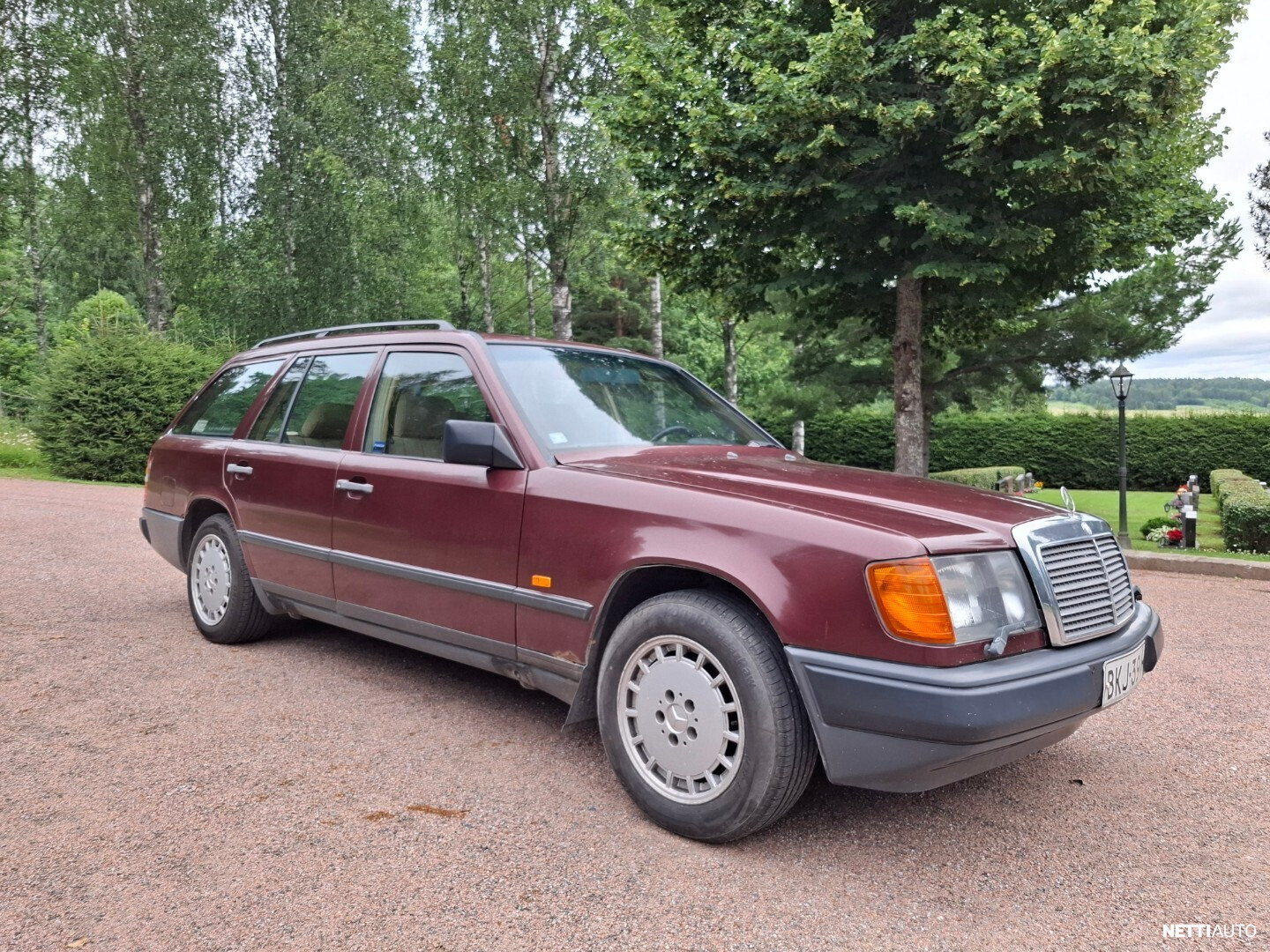 Mercedes-Benz 230
