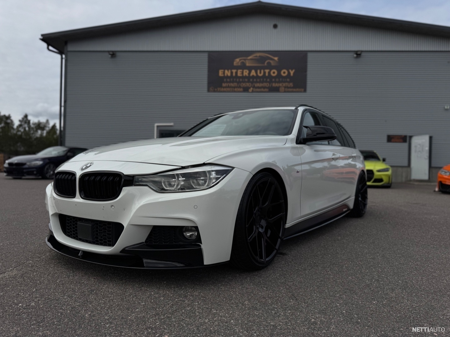 BMW 330