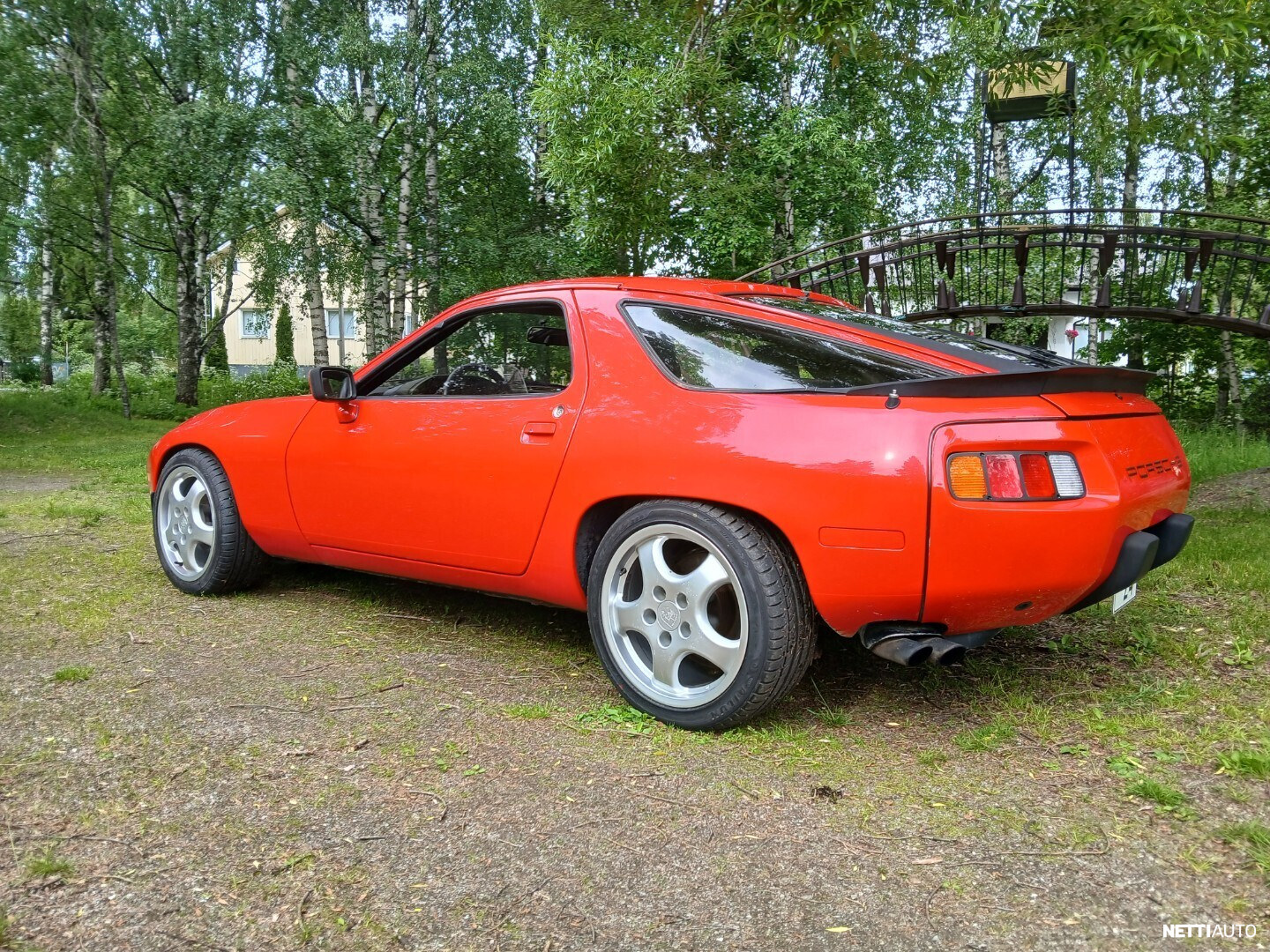 Porsche 928