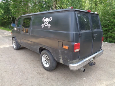 Chevrolet Chevy Van 1994, kuva 2/10
