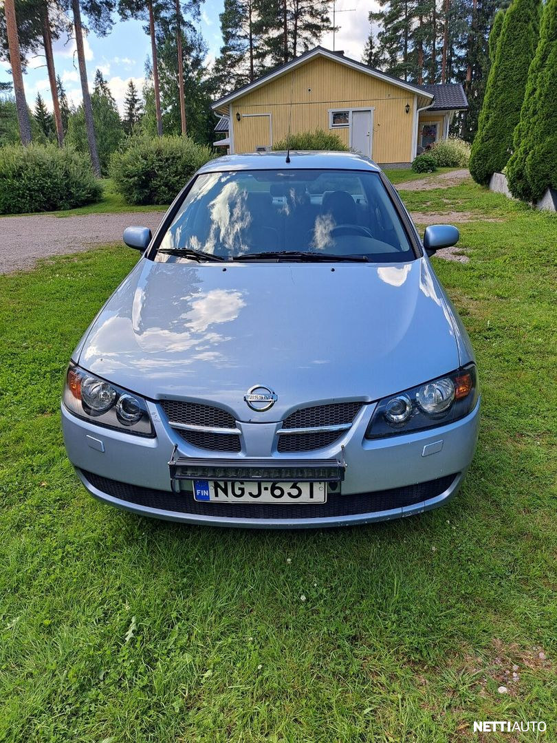 Nissan Almera