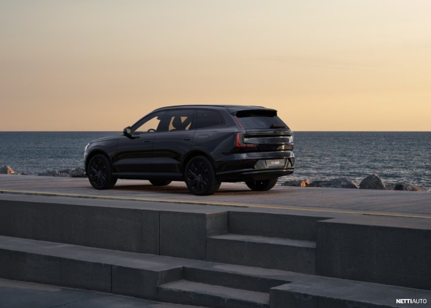 Volvo EX90
