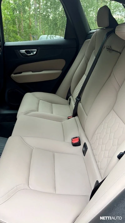 Volvo XC60 2026, photo 7/19