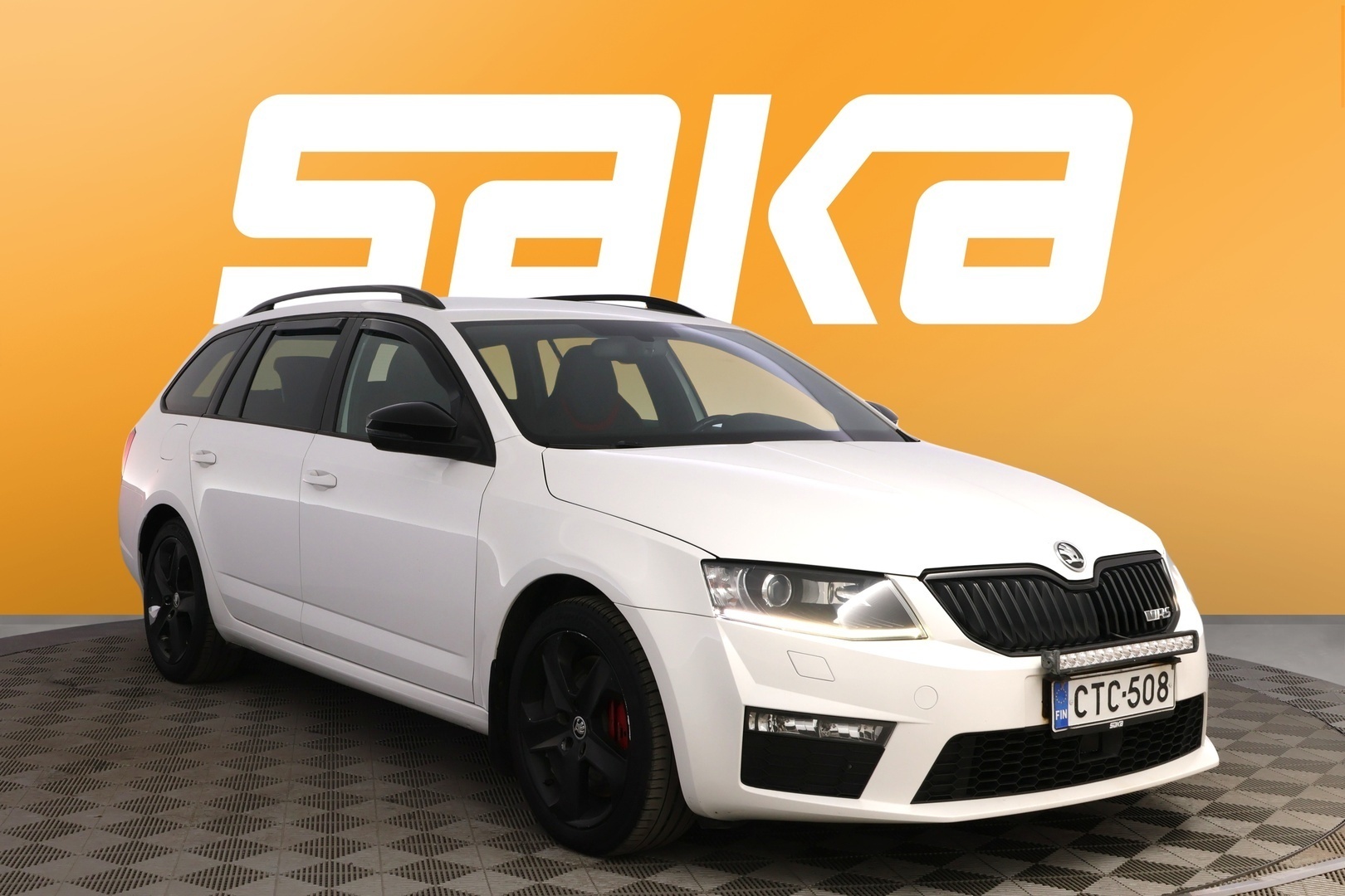 Skoda Octavia Combi 2,0 TSI RS DSG Aut.** Webasto / Vetokoukku / ACC / Navi / Kamera
