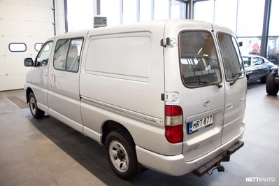 Toyota Hiace 2,5 D-4D 117 5ov 4WD Pitkä 2008, photo 4/12