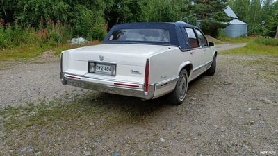 Cadillac De Ville 4D 1991, photo 3/13