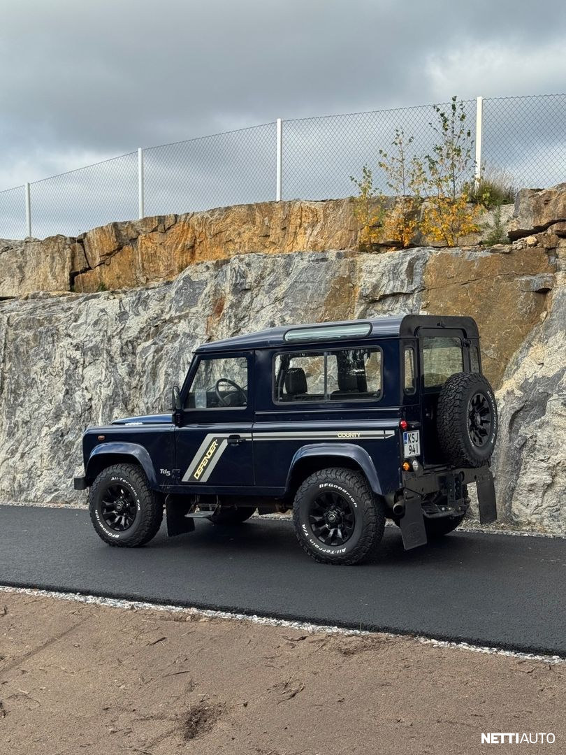 Land Rover Defender