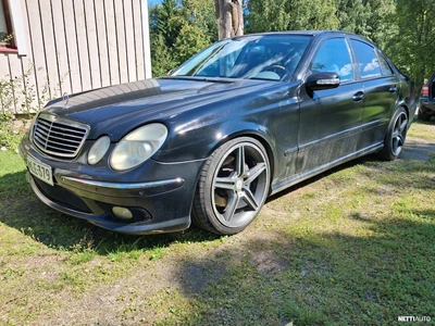Mercedes-Benz E W211 e500 2003, kuva 2/10