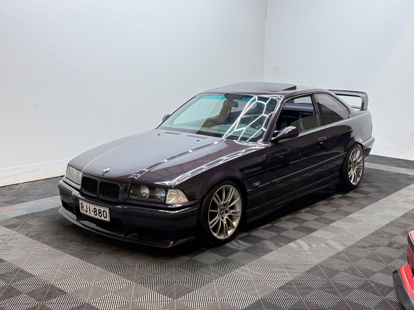 BMW 330