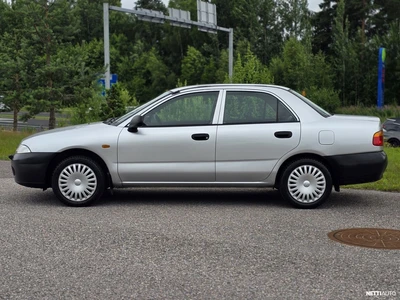 Mitsubishi Carisma 1,6 GLX 4d 1997, photo 2/29