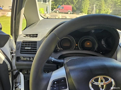 Toyota Auris 2010, photo 5/24