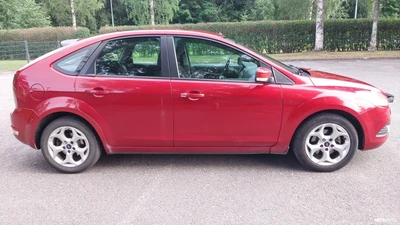 Ford Focus 1,6 100hv Trend M5 5-ovinen 2008, photo 4/24