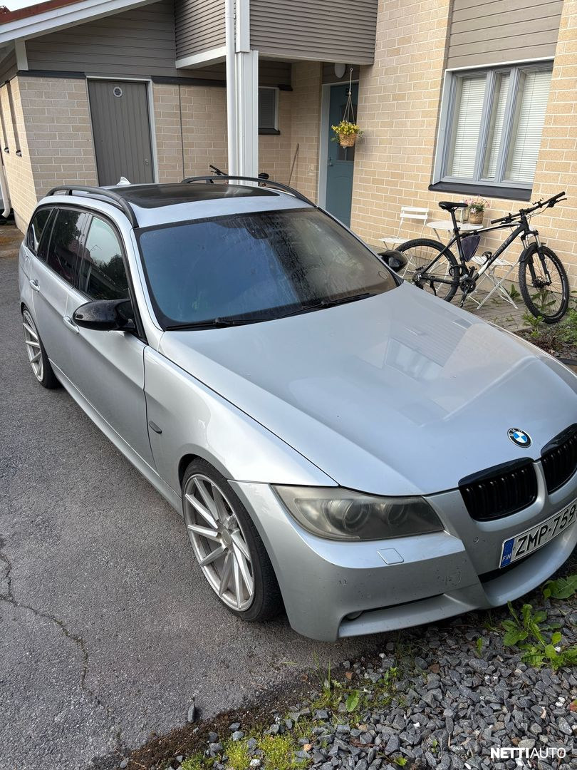 BMW 330