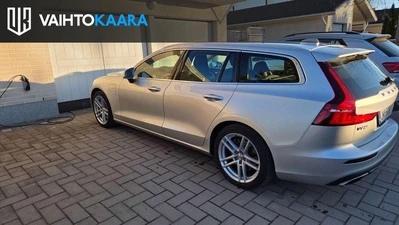 Volvo V60 2021, photo 5/8
