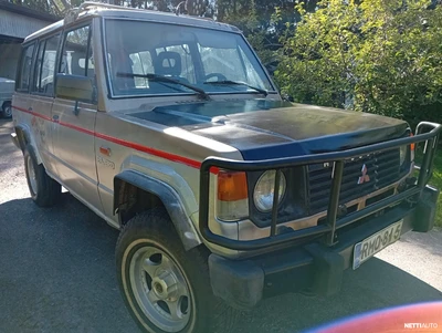 Mitsubishi Pajero 1987, photo 2/12