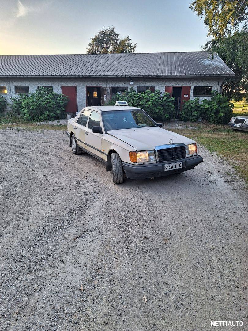 Mercedes-Benz 200