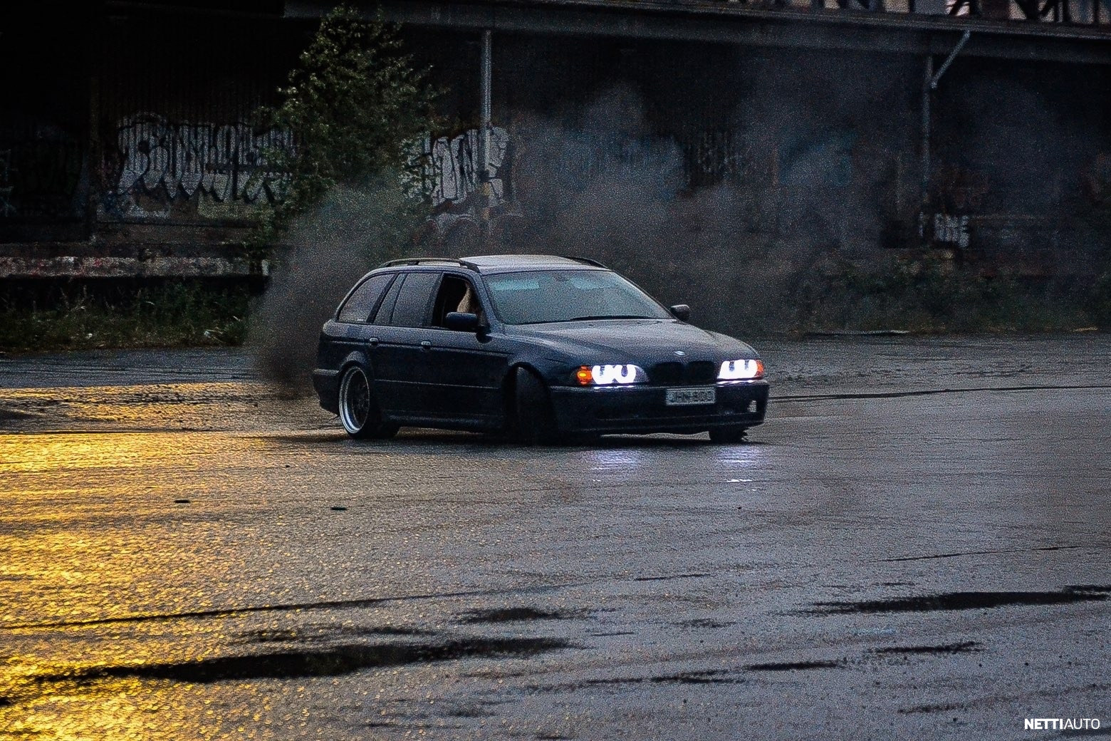 BMW 530