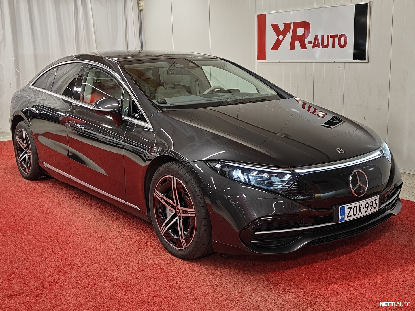 Mercedes-Benz EQS