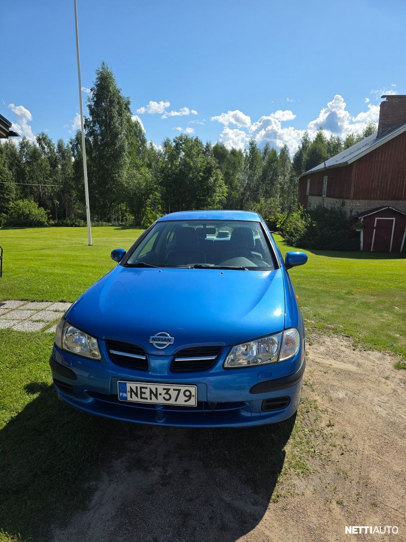 Nissan Almera