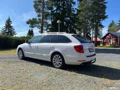 Skoda Superb 2014, photo 4/16