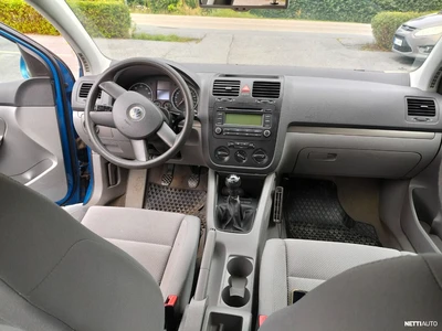 Volkswagen Golf 1,6 75 kW Comfortline 5d 2004, photo 6/11