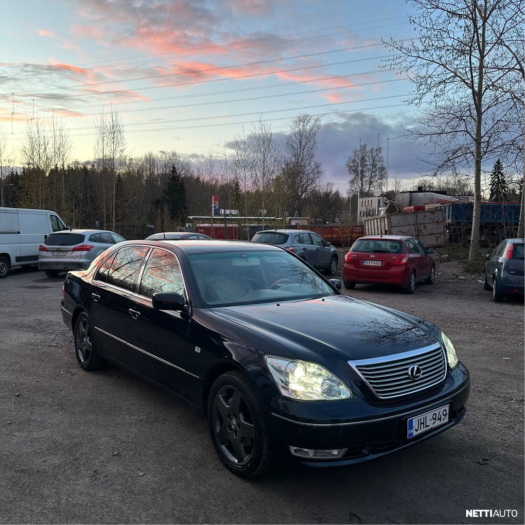 Lexus LS