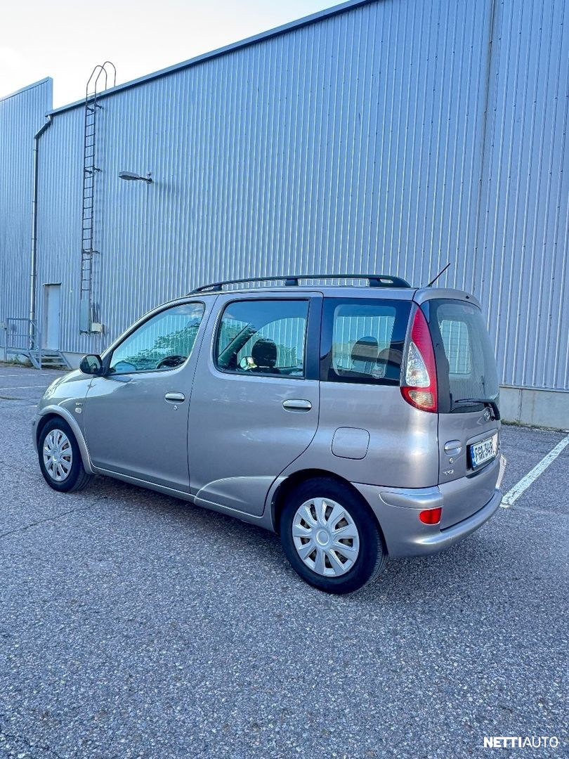Toyota Yaris Verso 2004, photo 6/17