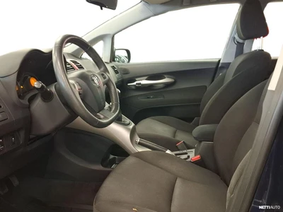 Toyota Auris 2012, kuva 6/20