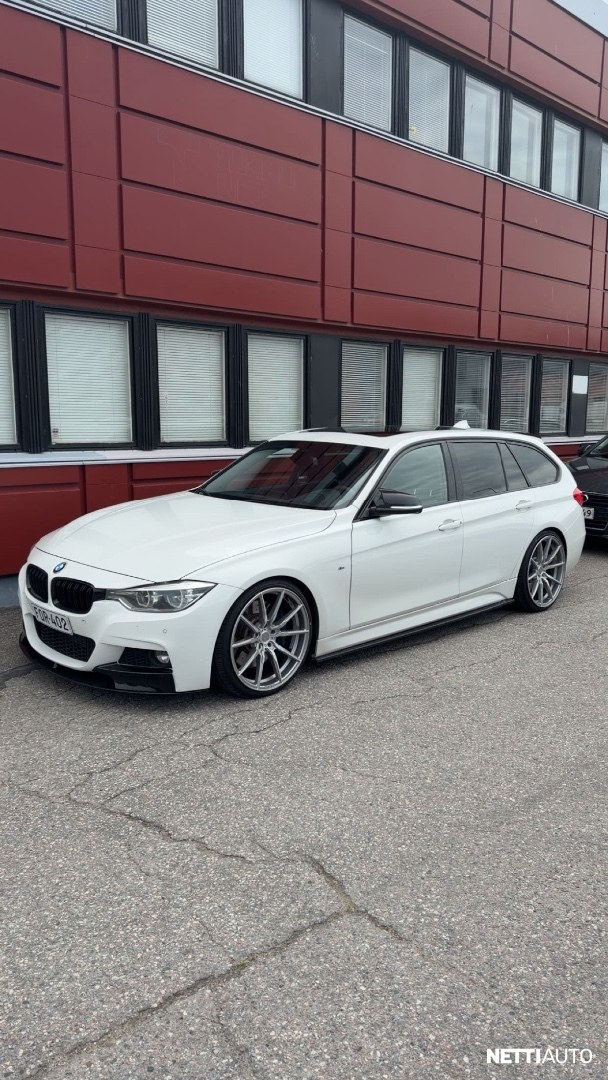 BMW 330