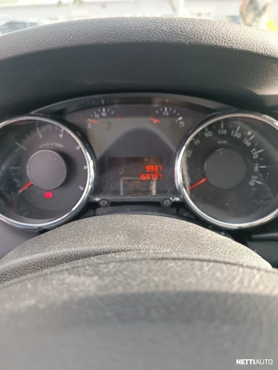 Peugeot 3008 Active Pack 120 VTi 2011, photo 5/6