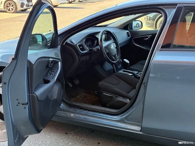 Volvo V40 D2 Kinetic 2013, kuva 3/4
