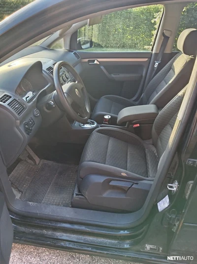 Volkswagen Touran 2007, kuva 6/10