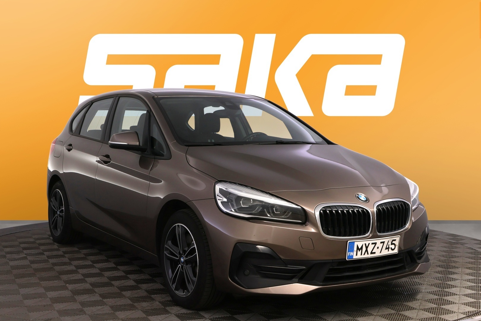 BMW 225