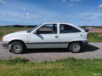 Opel Kadett 1989, photo 4/8