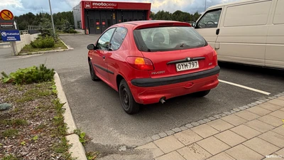 Peugeot 206 XR 1,4 3d 2000, kuva 2/5