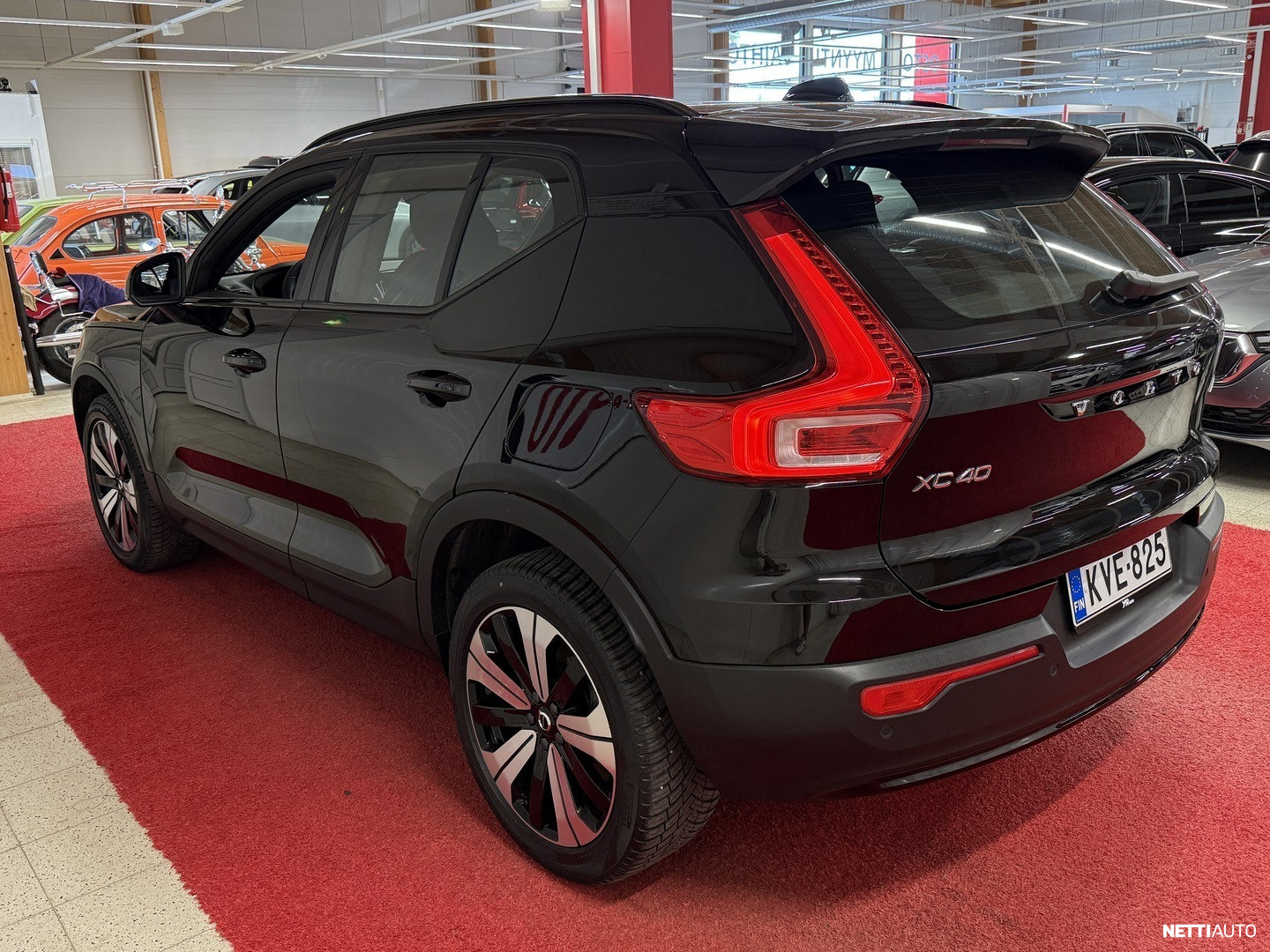 Volvo XC40 2023, photo 7/21