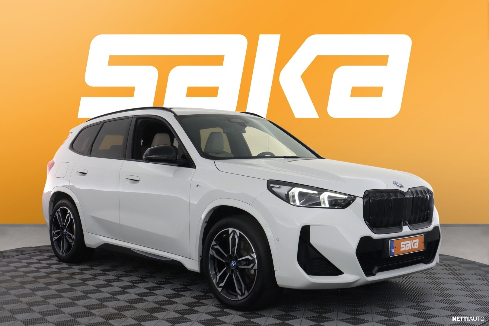 BMW iX1