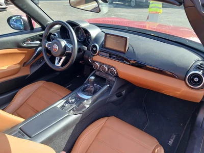 Fiat 124 Spider 2017, photo 7/9