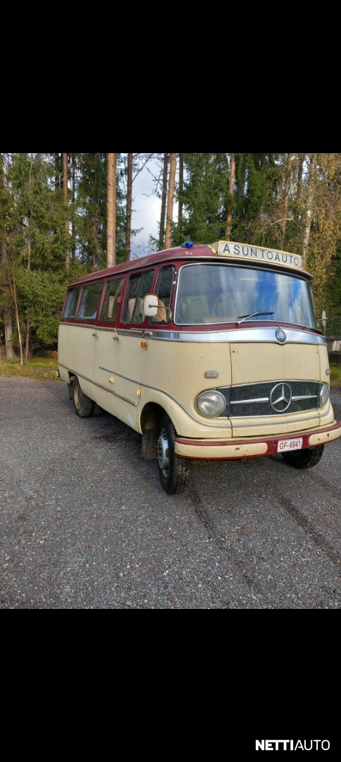 Mercedes-Benz 320