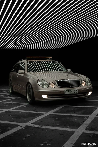 Mercedes-Benz E 320T A 2003, kuva 1/15