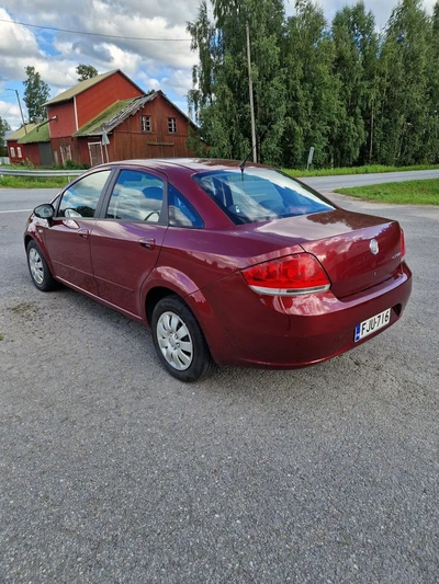 Fiat Linea Dynamic 1,4 8v 77hv Bensiini 2010, kuva 4/11