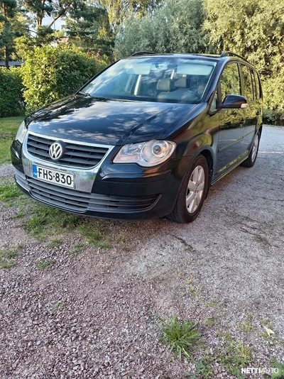 Volkswagen Touran 2007, kuva 2/10