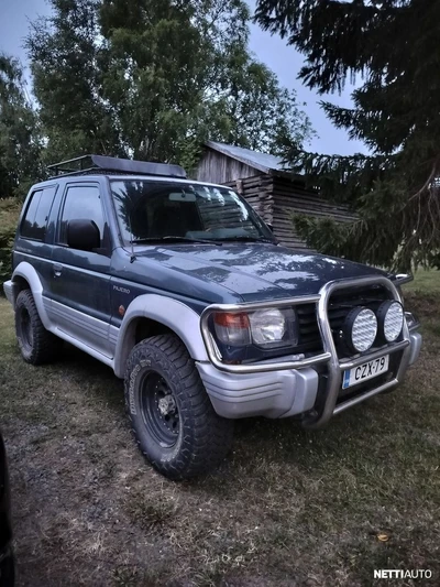 Mitsubishi Pajero 1993, photo 1/7