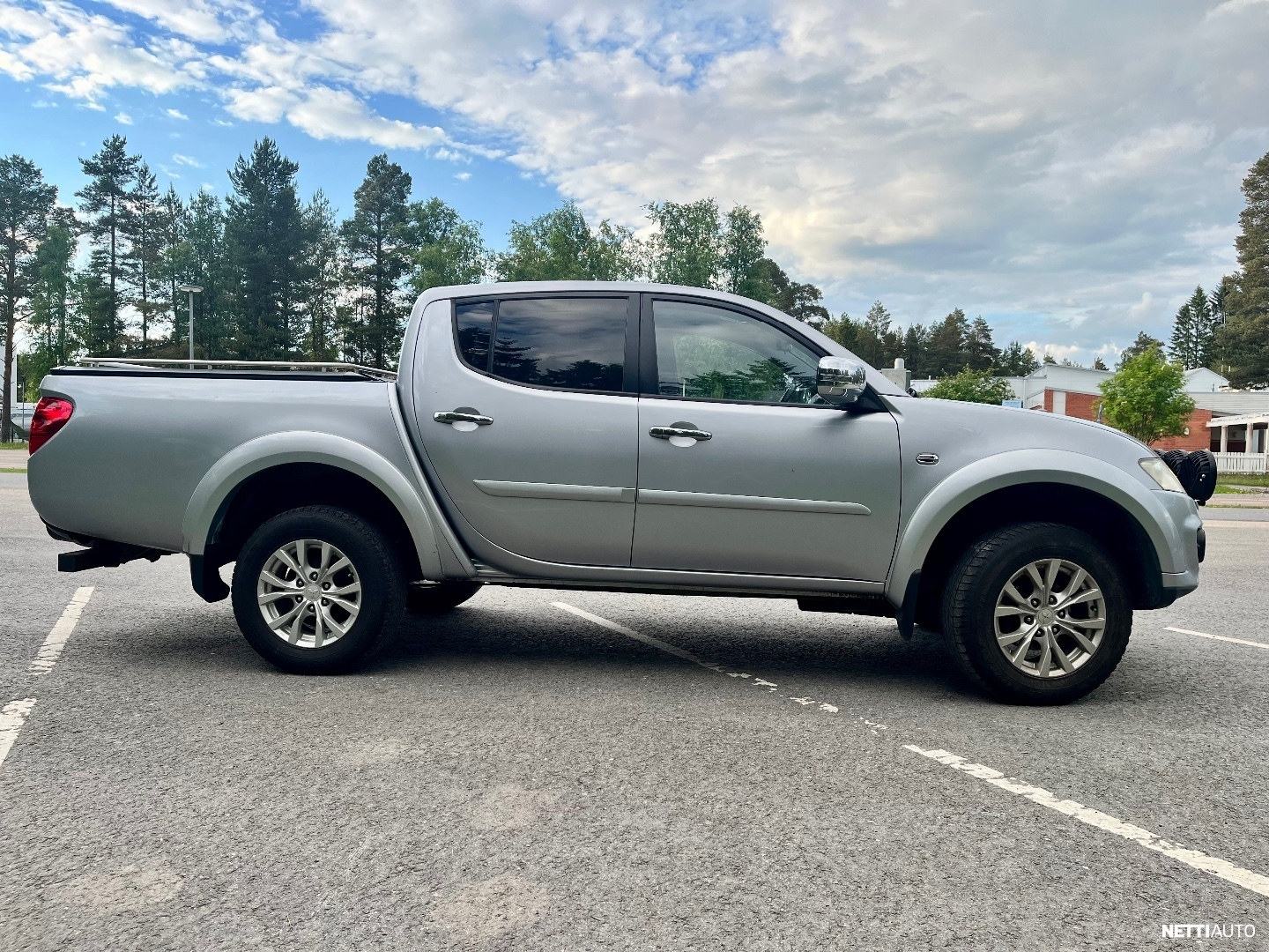 Mitsubishi L200