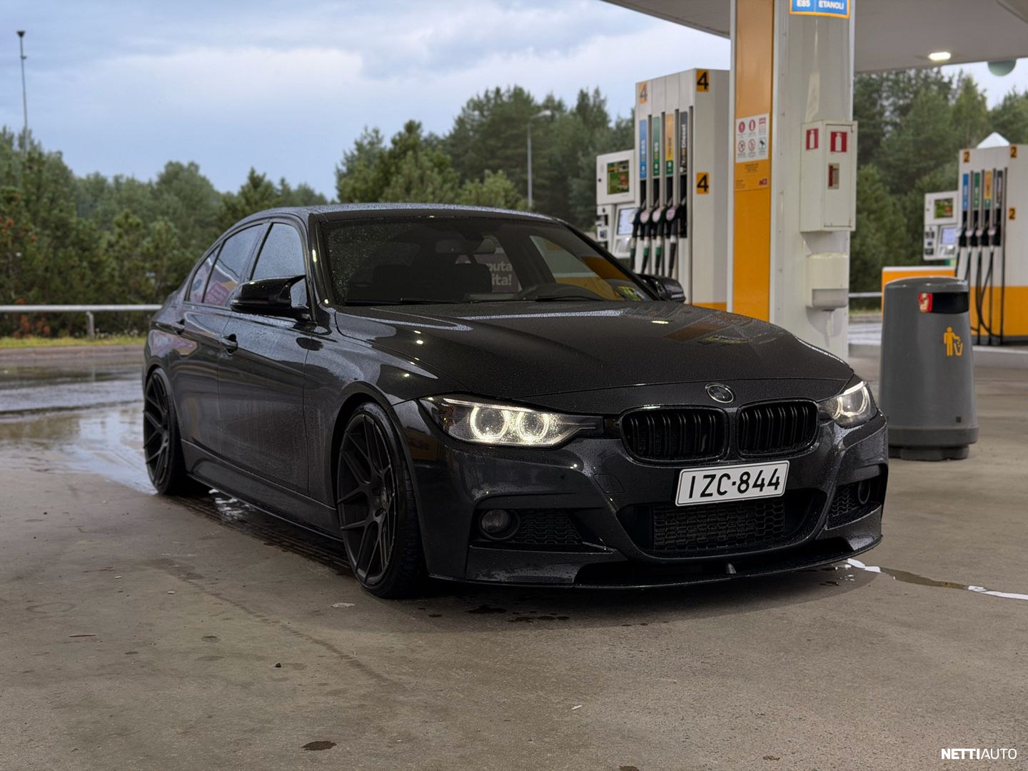 BMW 330