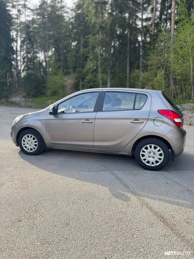 Hyundai i20 2012, photo 2/12
