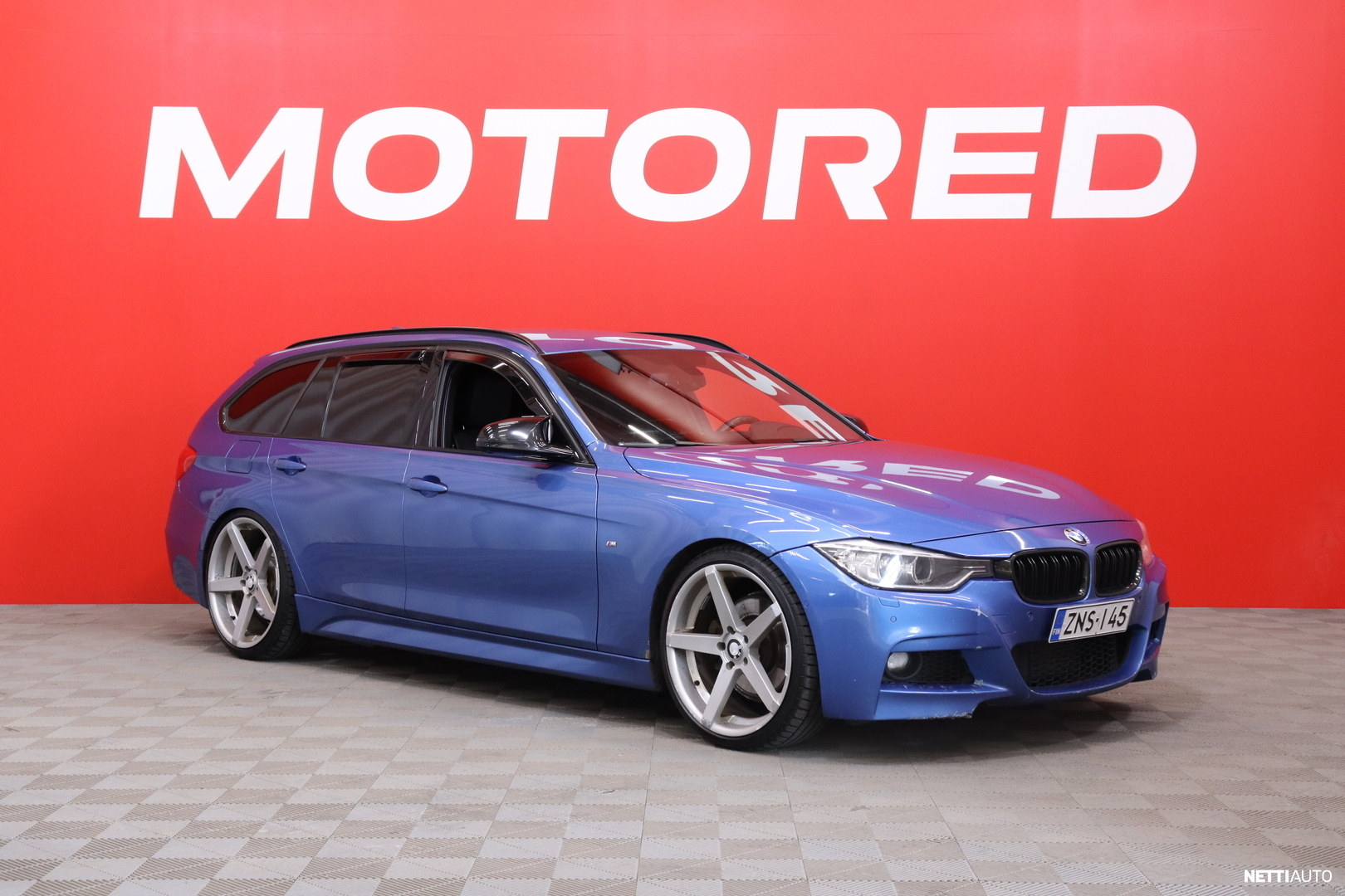 BMW 330