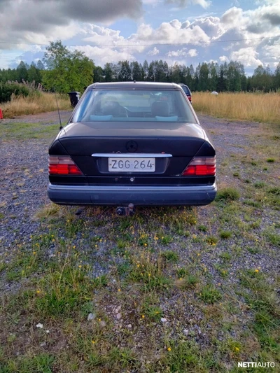 Mercedes-Benz 200 1995, photo 4/6